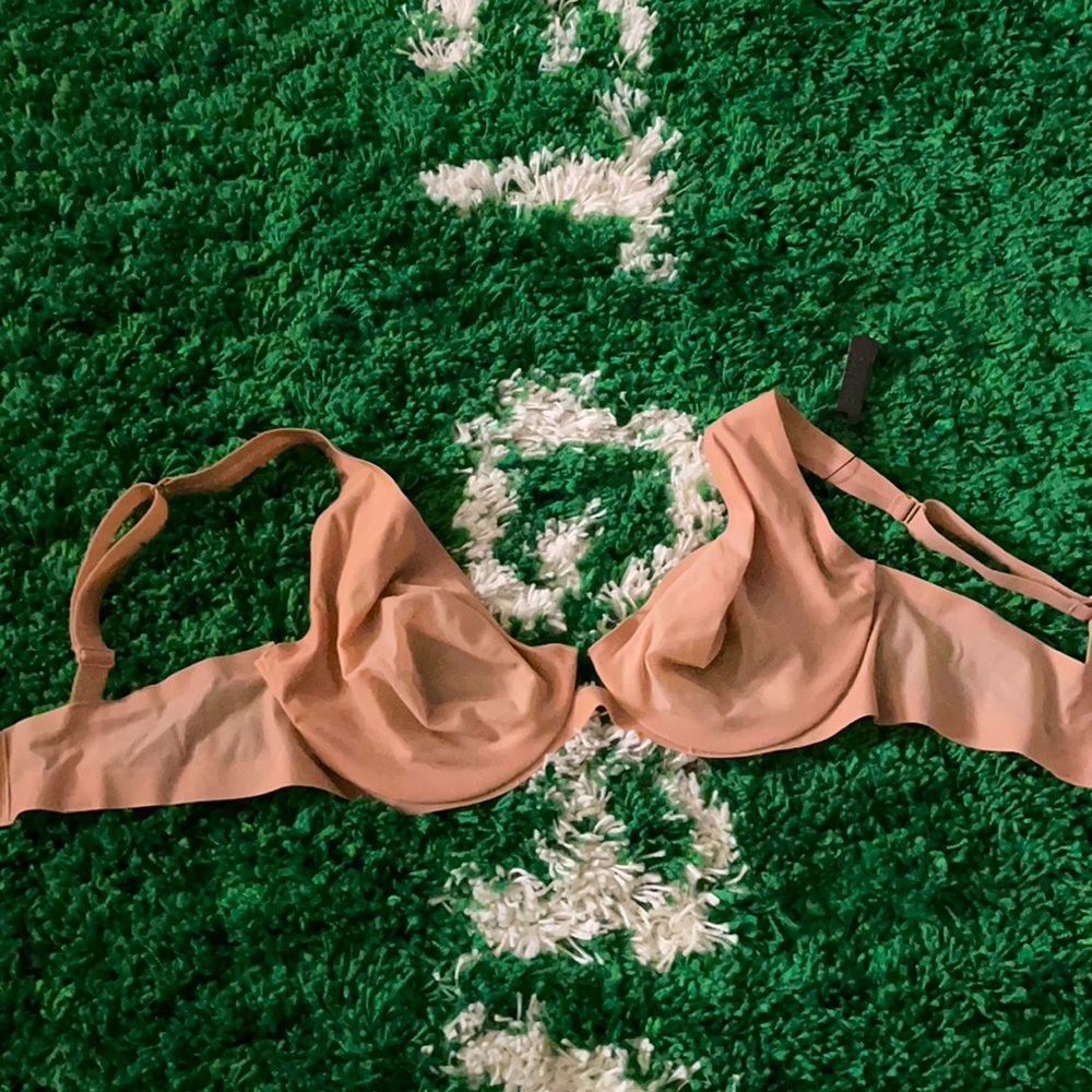 SKIMS Naked Underwire Plunge Bra in Honey